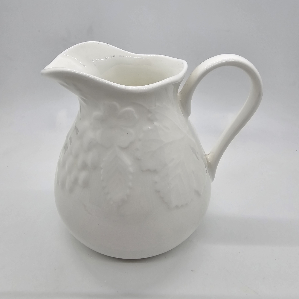 Vintage Wedgewood Strawberry and Vine Creamer
